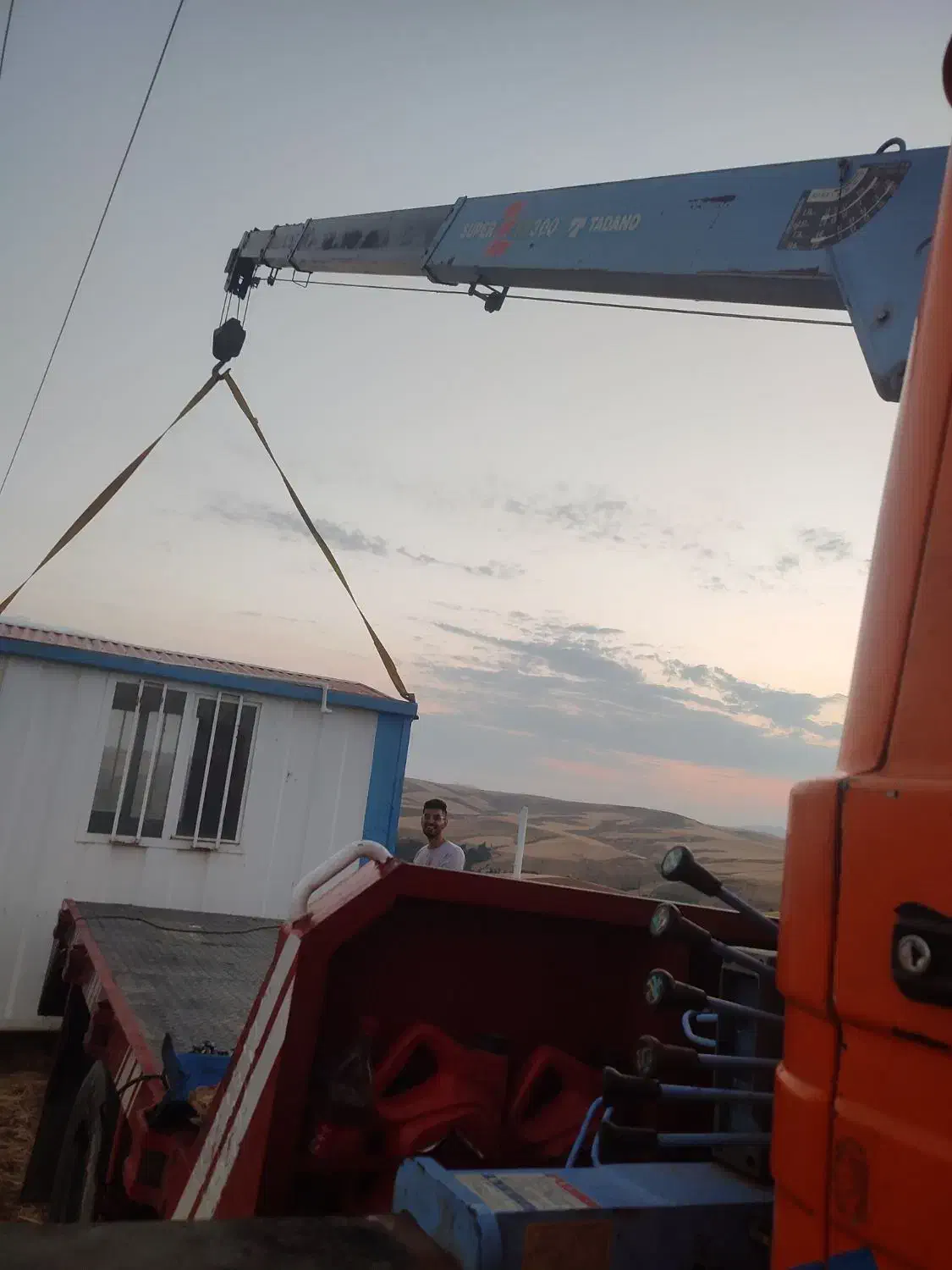 کلیه خدمات جرثقیل، شبانه روزی، خاور|خدمات حمل و نقل|تبریز, |دیوار