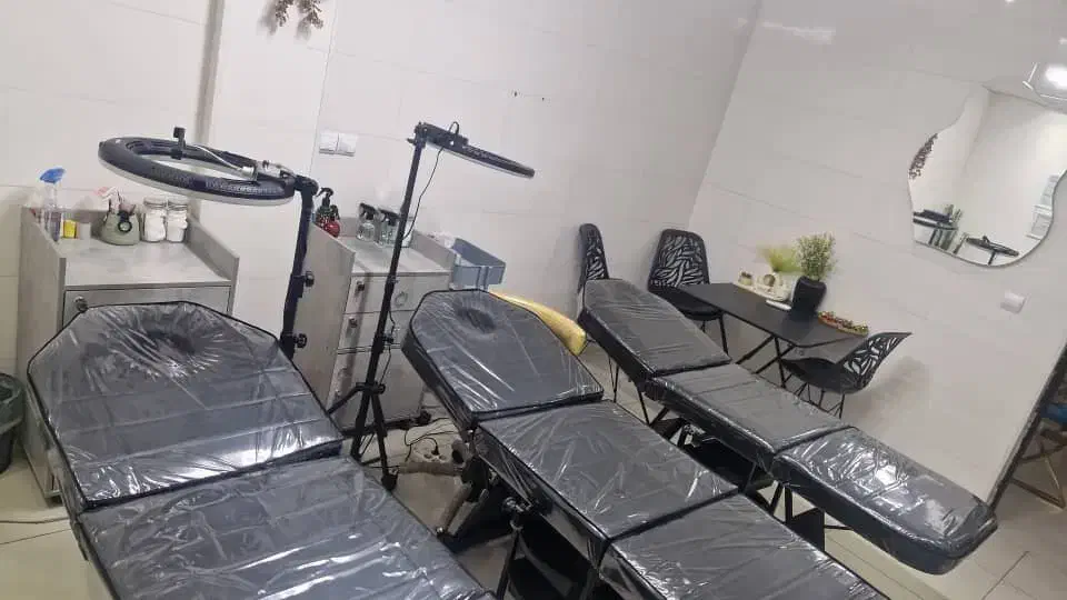 اجاره یک تخت|اجارهٔ دفتر کار، اتاق اداری، مطب|شیراز, مهدی‌آباد|دیوار