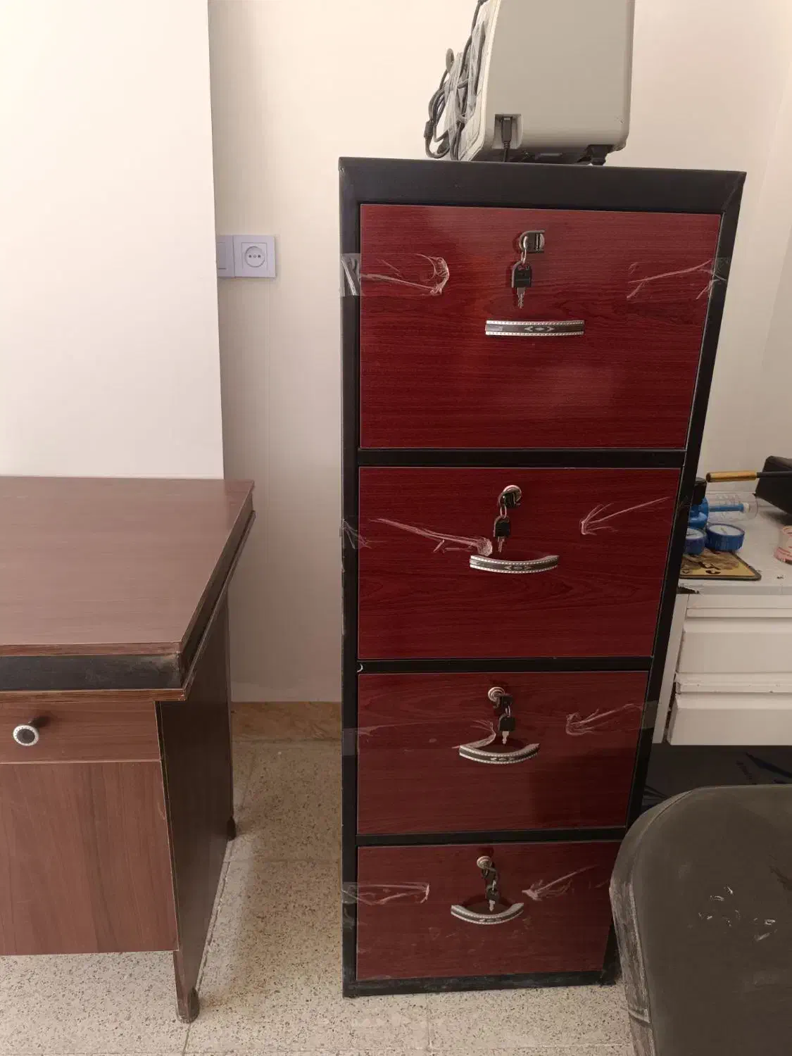 فروش کمد و  میز|دفتر کار|زابل, |دیوار