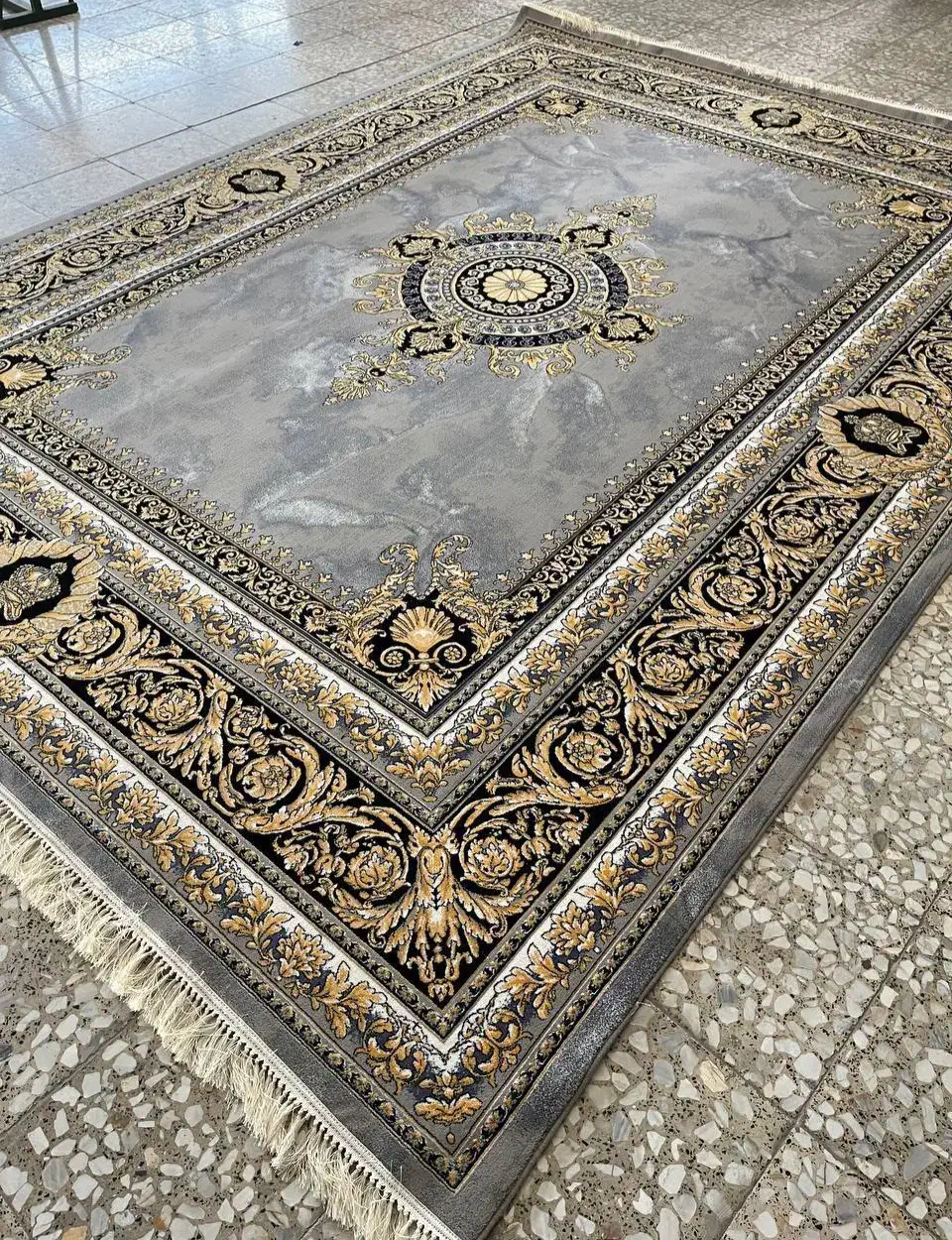 فرش ماشینی 700 شانه طلاکوب مدرن|فرش|تبریز, |دیوار