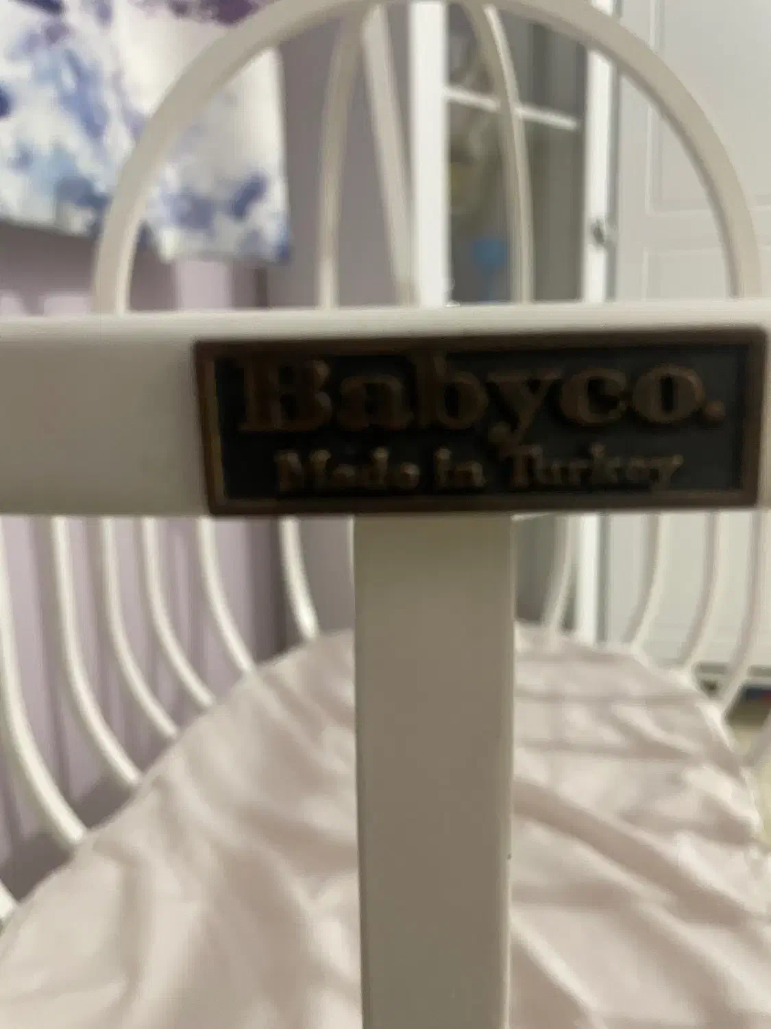 تخت و گهواره|تخت و صندلی بچه|اندیشه, اندیشه فاز ۴|دیوار