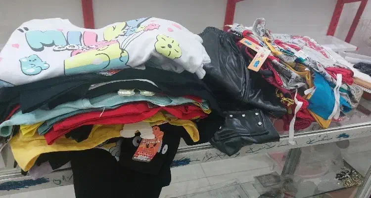 به صورت کلی و یکجا|لباس|یزد, |دیوار