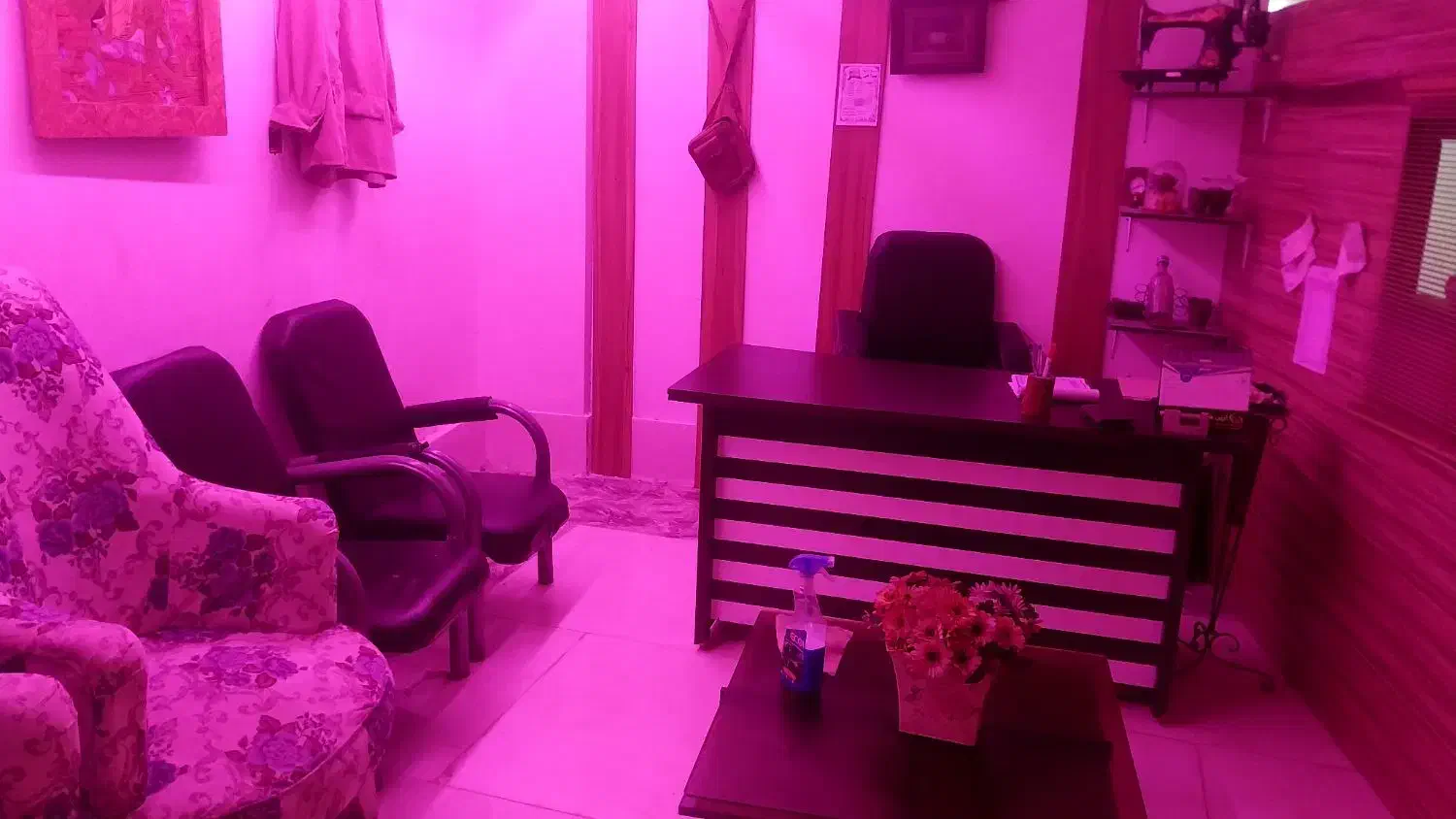 میز داری با صعندلی جک دار  ۶۰۰۰۰ت  سالم بدون خط|مبلمان اداری|بهارستان, |دیوار