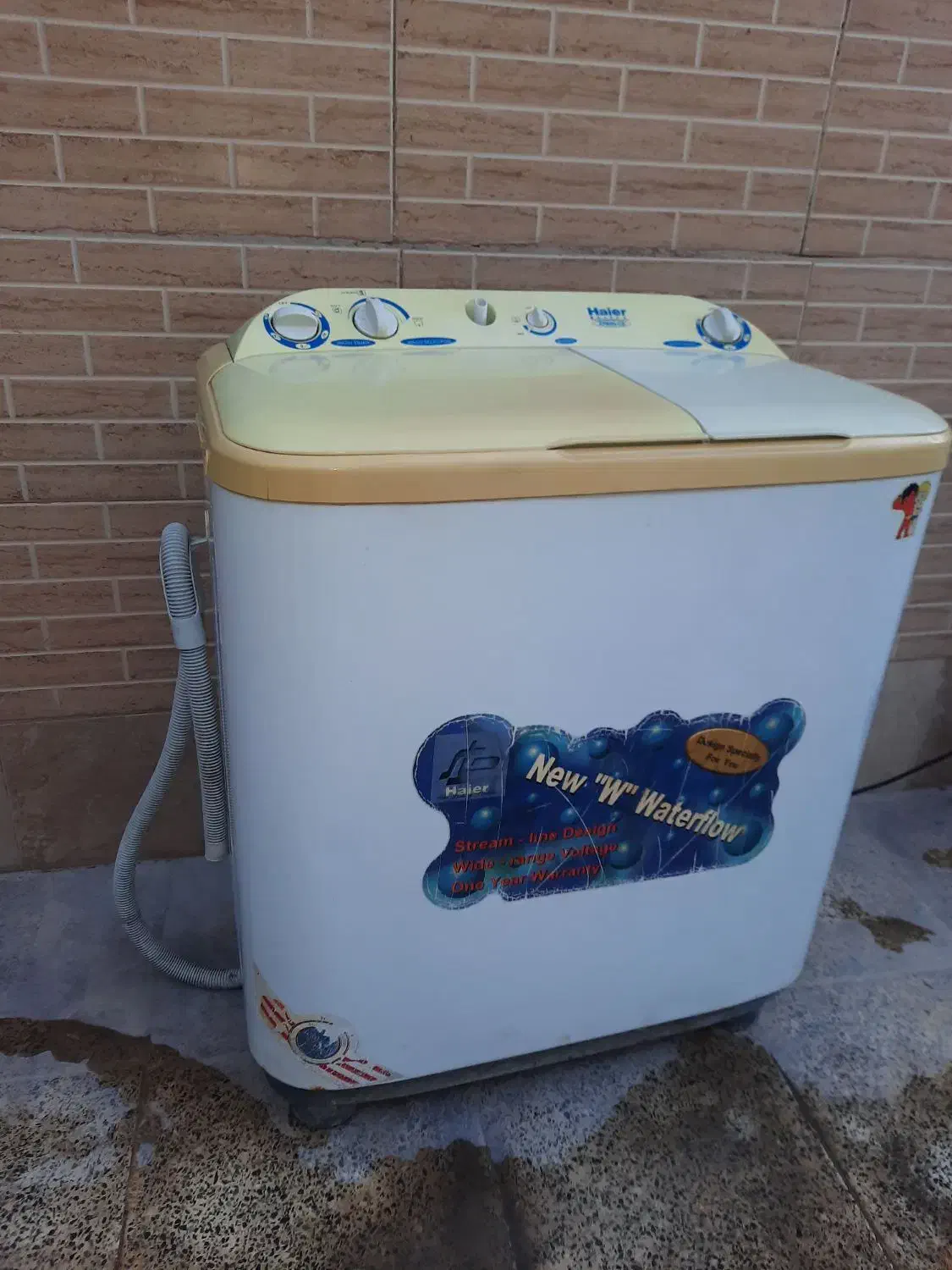 ماشین لباسشویی|ماشین لباسشویی و خشک‌کن لباس|ابریشم, |دیوار