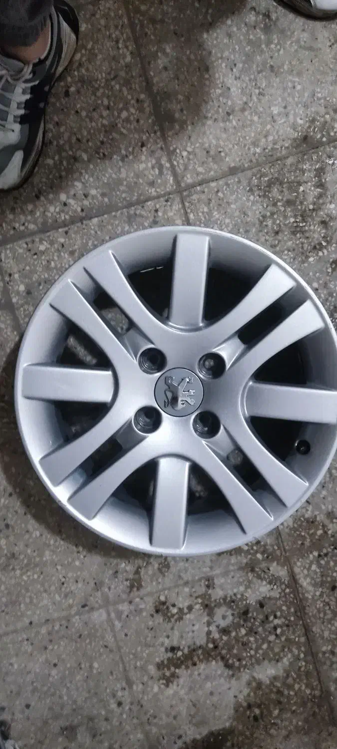 رینگ صلیبی 15و 4 عدد لاستیک بارز 205|قطعات یدکی و لوازم جانبی|پاکدشت, پاکدشت (مامازند)|دیوار