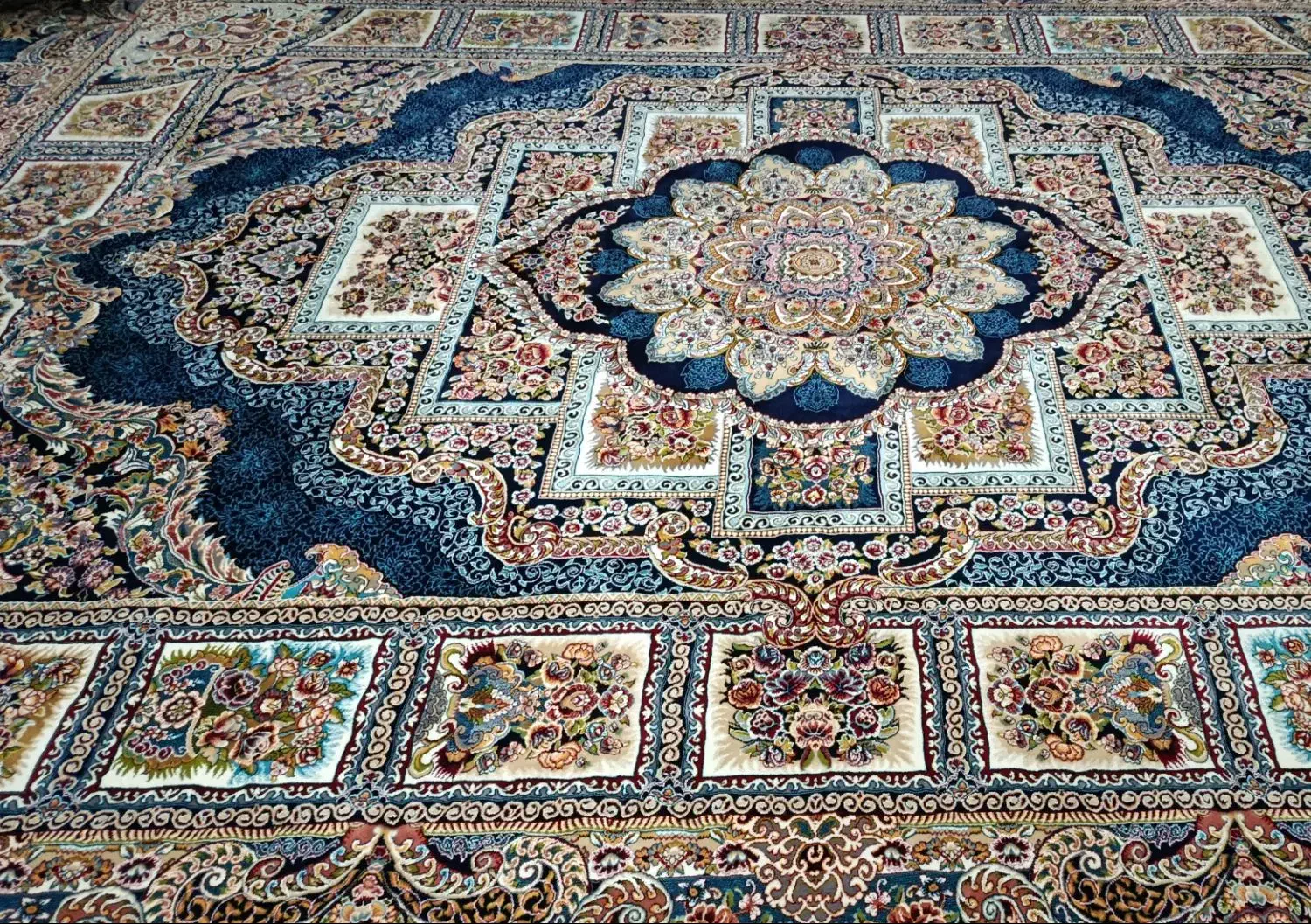 فرش ۱۲ متری|فرش|بروجرد, |دیوار