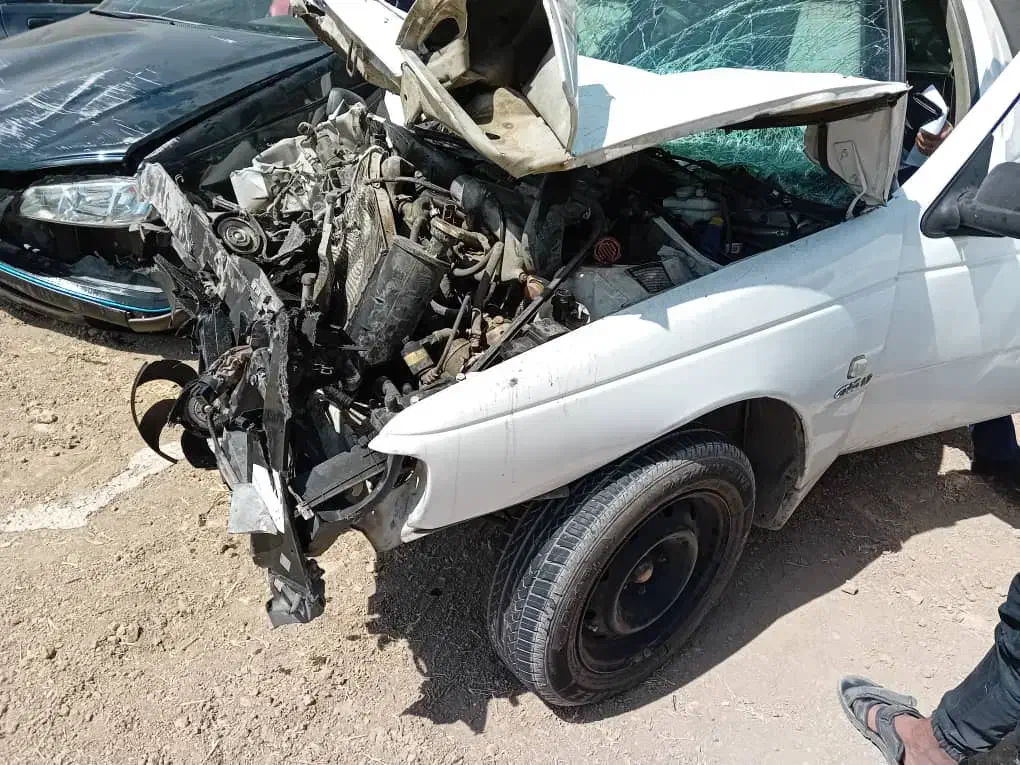 ماشین تصادفی|خودرو سواری و وانت|بروجرد, |دیوار