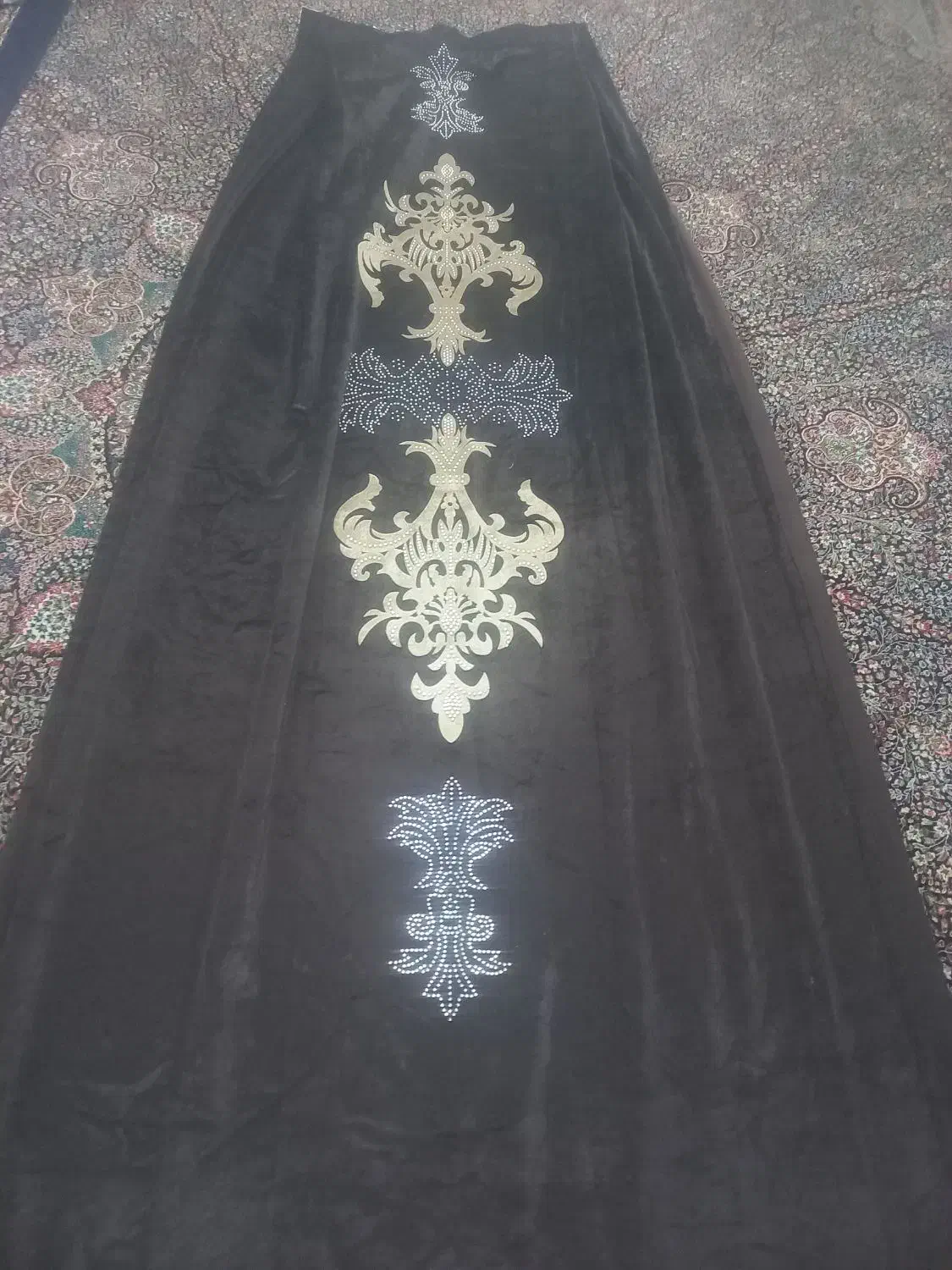 پرده مخمل قهوه ای همراه با راف|پرده، رانر، رومیزی|کرمان, |دیوار