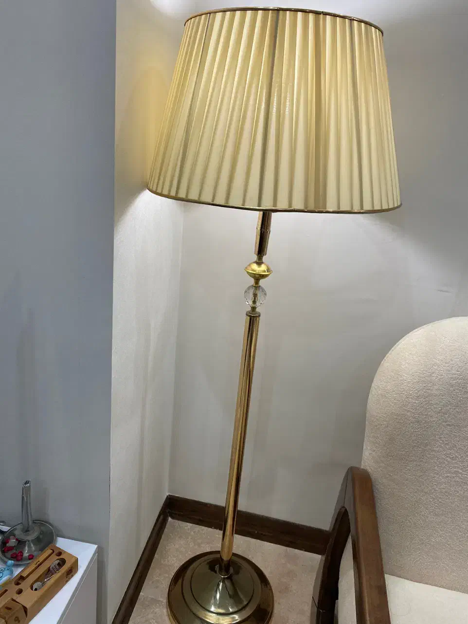 آباژور کنار سالنی|چراغ خواب و آباژور|تهران, امیریه|دیوار