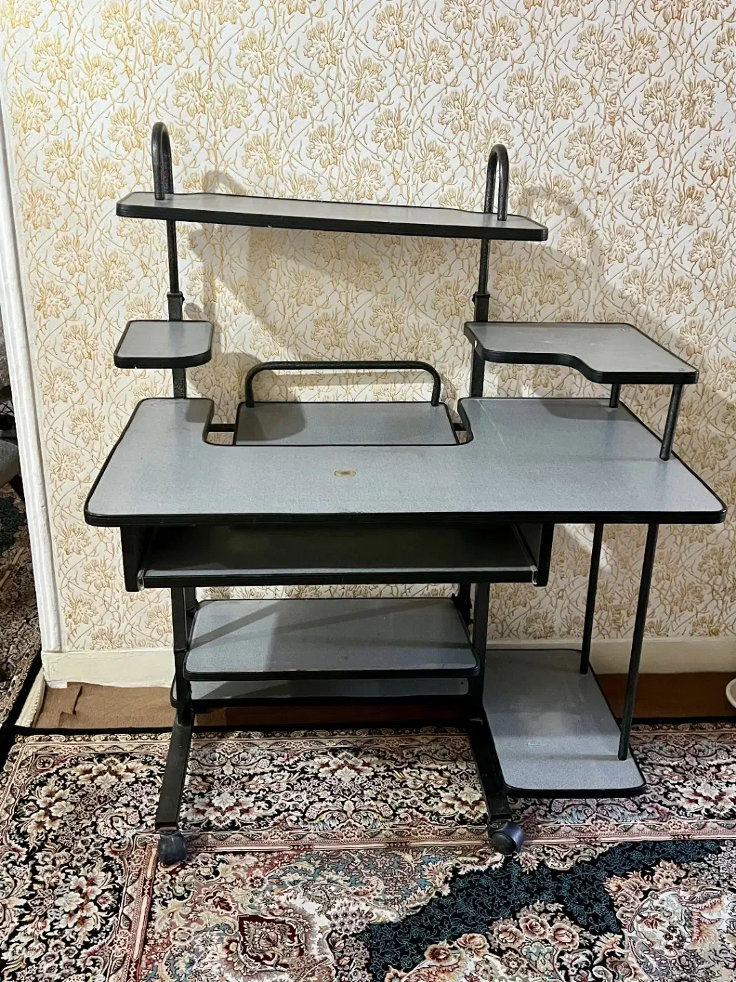 میزکامپیوتر|میز تحریر و کامپیوتر|اهواز, زیتون کارگری|دیوار