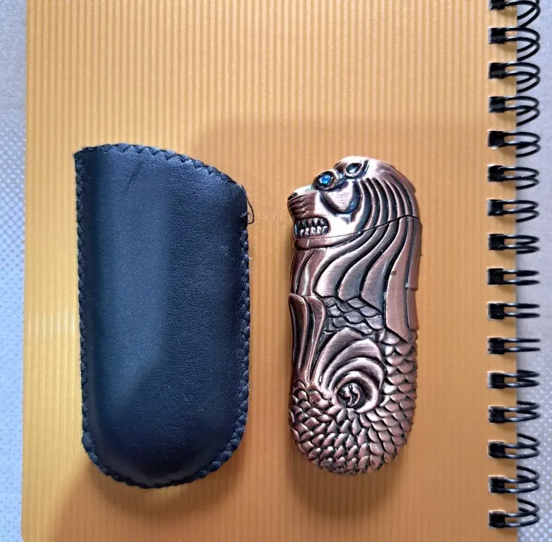 فندک کلکسیونی طرح اژدها|کلکسیون و سرگرمی|رشت, حسین آباد|دیوار