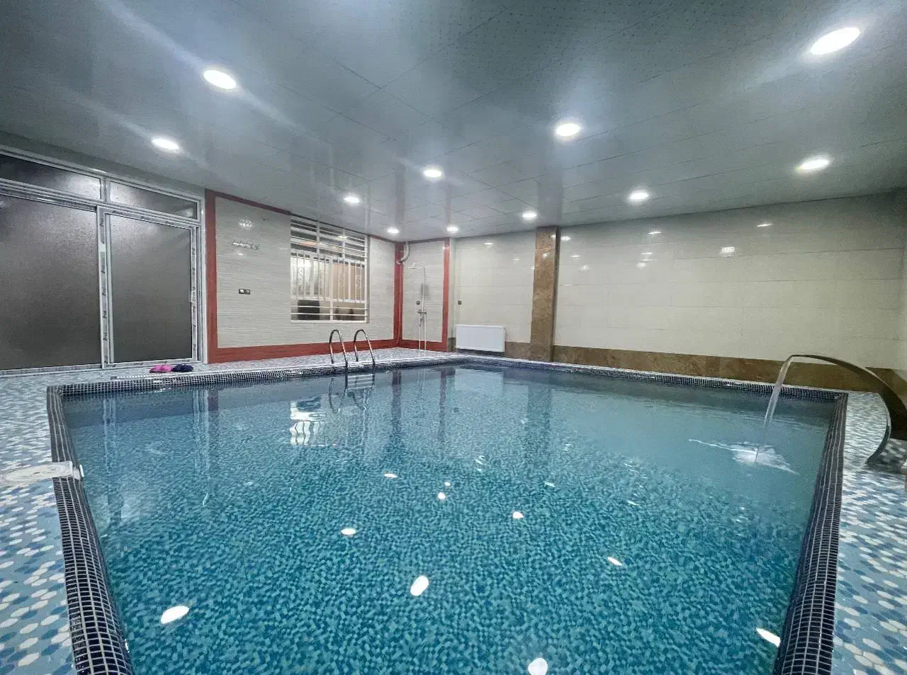 اجاره ویلا باغبهادران باغ بهادران باغبادران|اجارهٔ کوتاه‌مدت ویلا و باغ|باغ بهادران, |دیوار