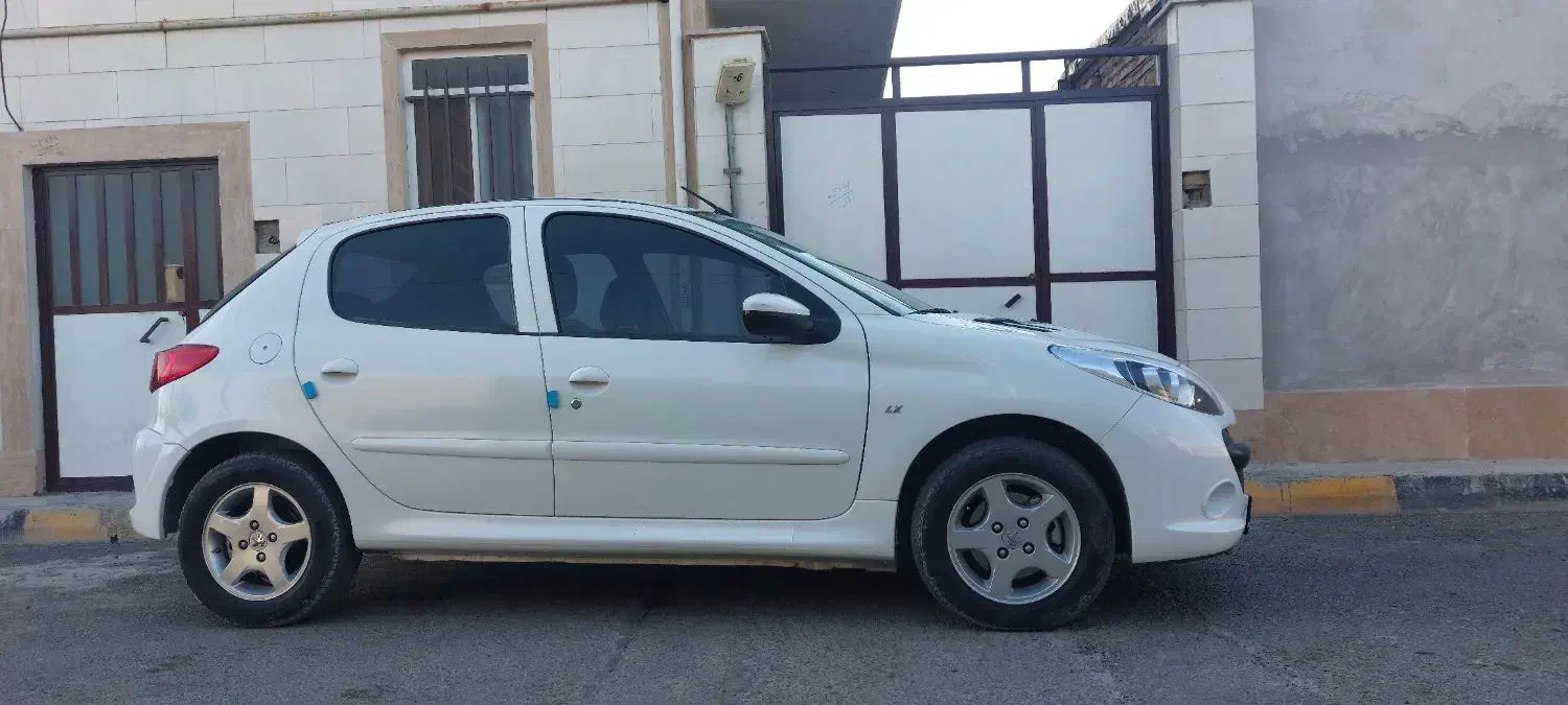 ۲۰۷ مدل ۱۴۰۱|خودرو سواری و وانت|صفادشت, |دیوار