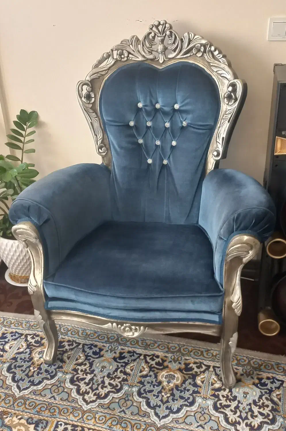 مبل استیل در حد نو ۷ نفره سالم|مبلمان خانگی و میز عسلی|شیراز, دلجو|دیوار