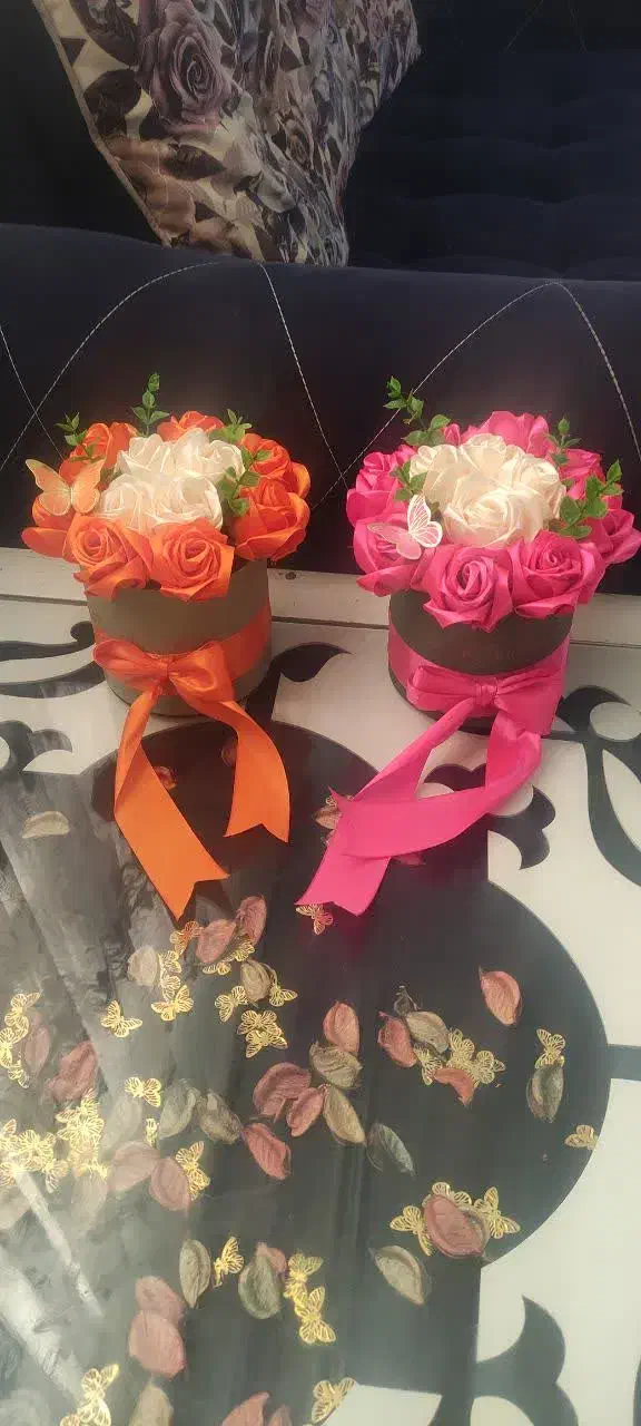 دسته گل روبانی|گل مصنوعی|ساوه, |دیوار