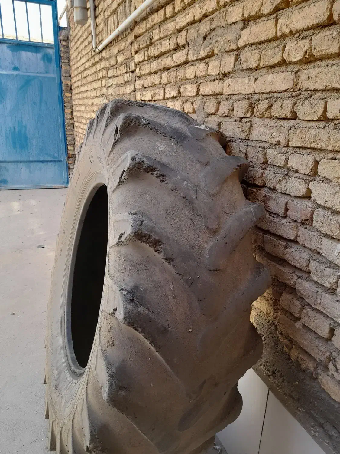 لاستیک|قطعات یدکی و لوازم جانبی|لردگان, |دیوار