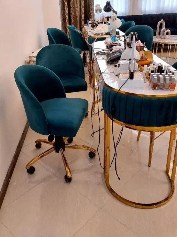 صندلی کراتین آینه کنسول مون لایت سرشور اکستنشن تخت|آرایشگاه و سالن‌های زیبایی|شیراز, آبیاری|دیوار