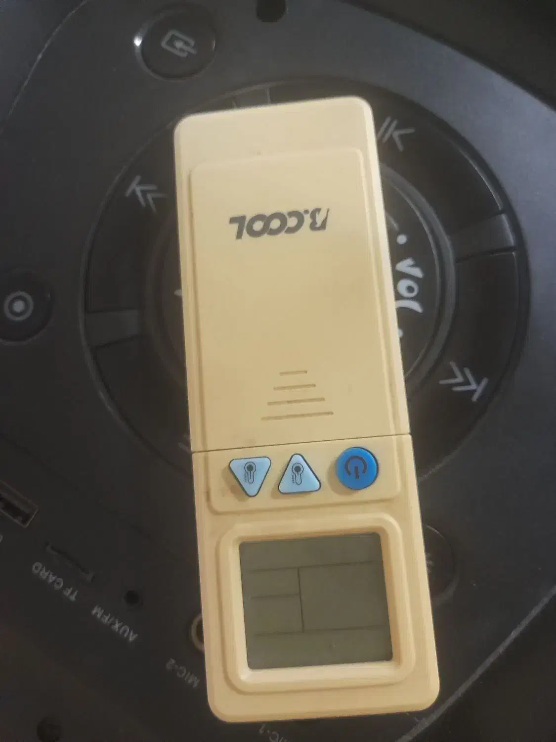 کولر پنجره ای|کولر گازی و فن‌کوئل|رشت, استادسرا|دیوار