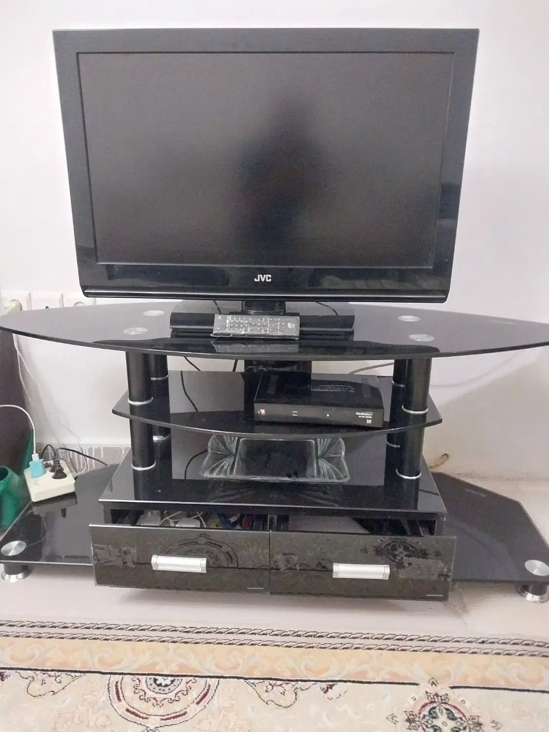 تلوزیون ال سی دی 32 اینچ مارک جی وی سی|تلویزیون و پروژکتور|کلات (خراسان), |دیوار