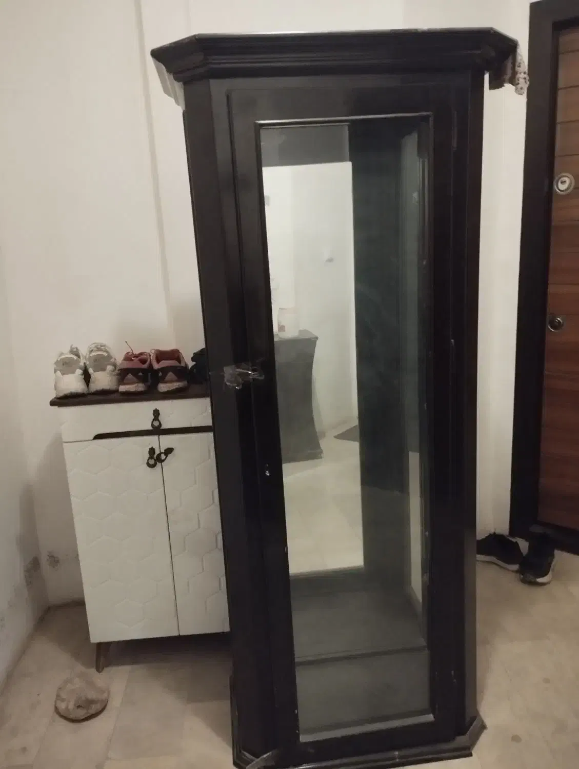 بوفه چوبی دارای چراغ تزئینی وبدون طبقه|بوفه، ویترین، کنسول|نیشابور, شریعتی|دیوار
