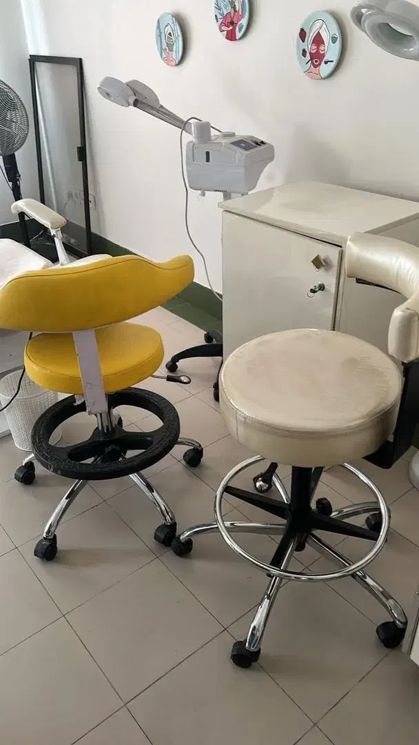 تعدادی وسایل سالنی و خدمات زیبایی|آرایشگاه و سالنهای زیبایی|تهران, محمودیه|دیوار