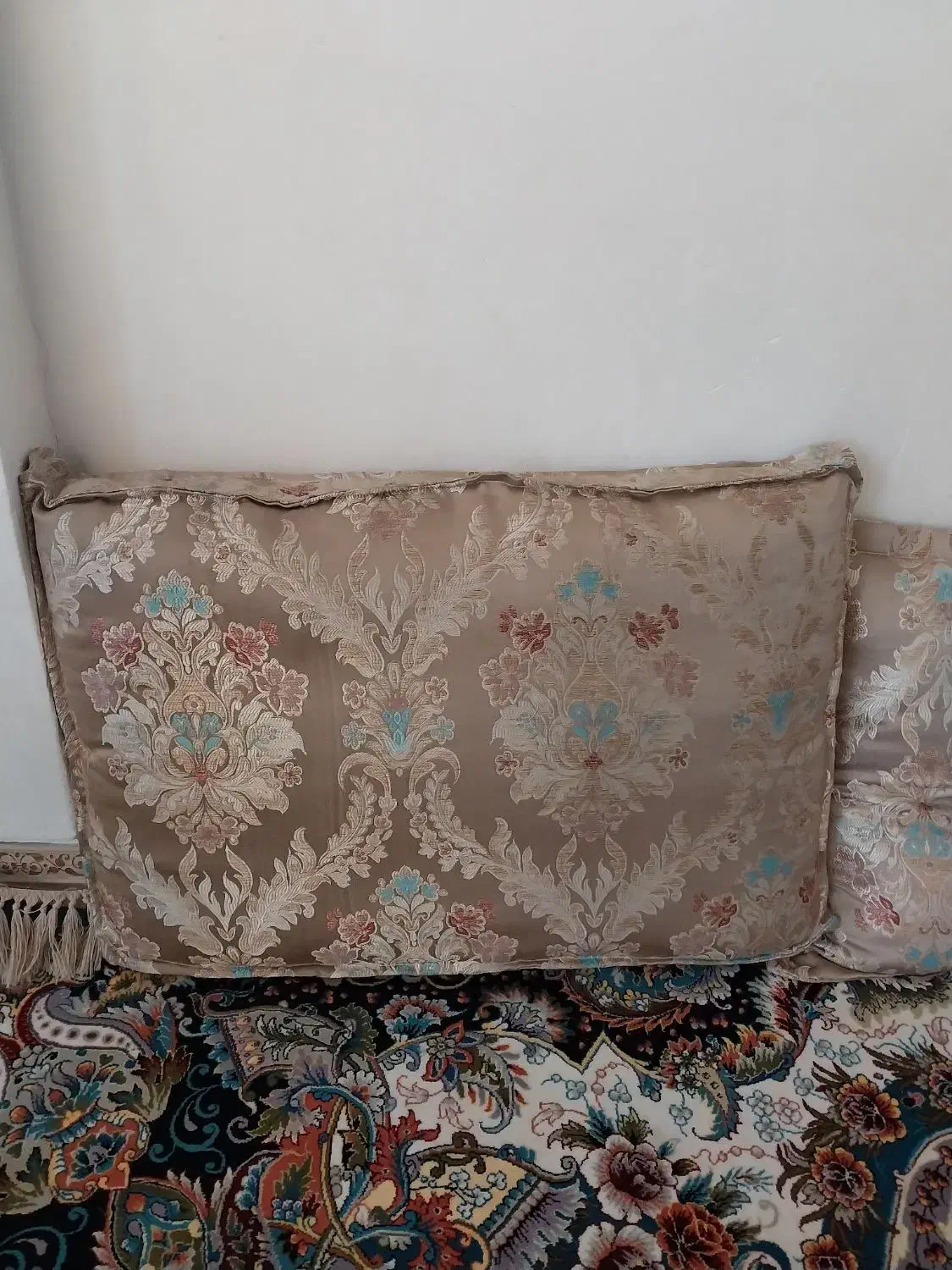 جلد پشتی|پشتی|نجف‌آباد, حومه نجف آباد|دیوار