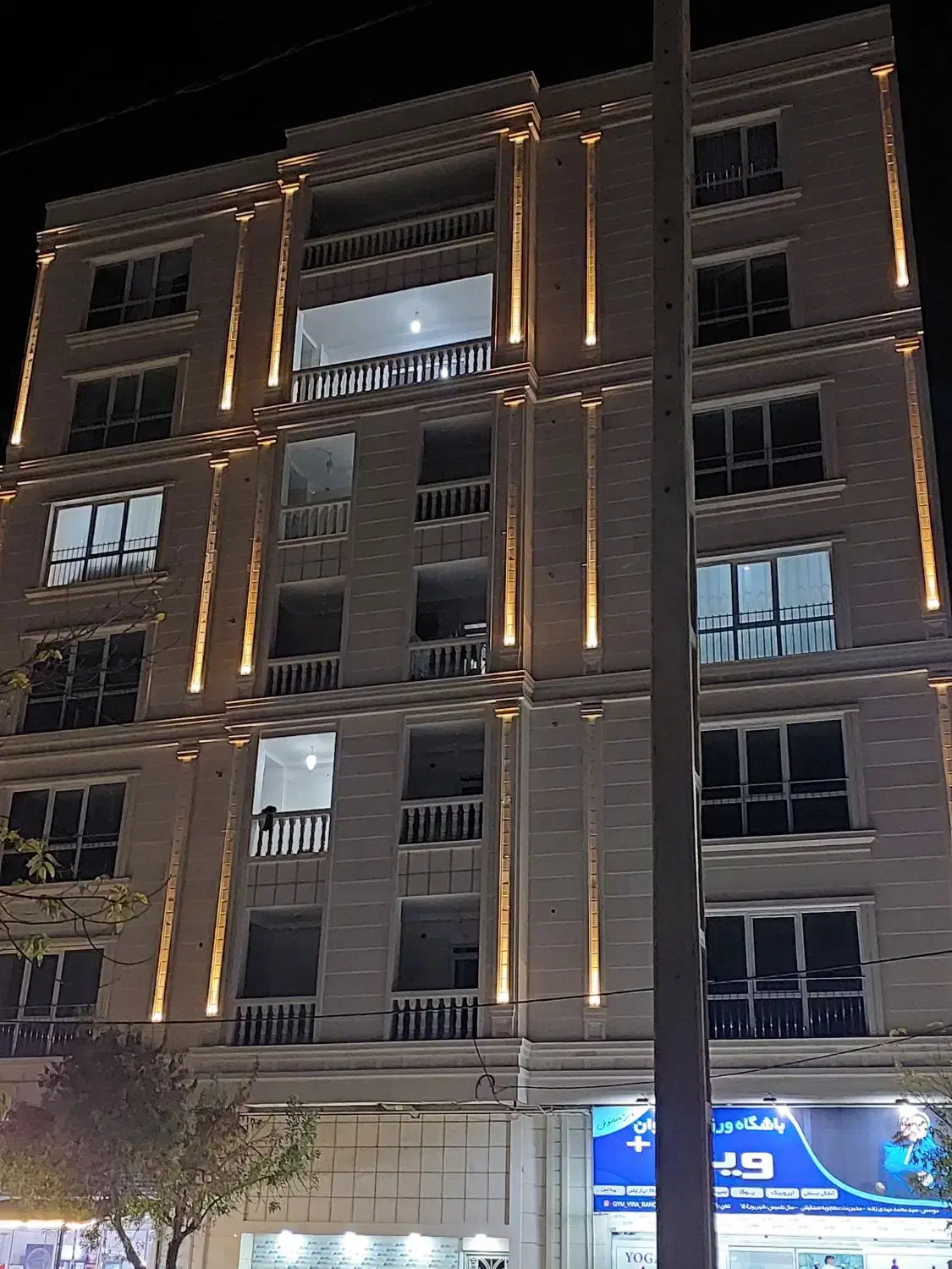 آپارتمان ۲۰۰ متری.فول.نبش جانبازان ۵|فروش آپارتمان|شیروان (خراسان), |دیوار