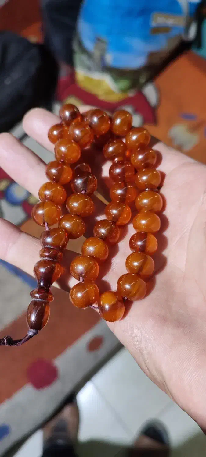 تسبیح کهربا|کلکسیون اشیاء عتیقه|خسروشاه, |دیوار