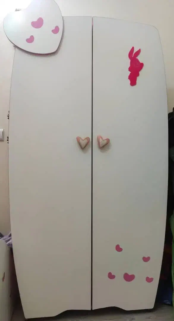 سرویس خواب چوبی نوجوان در حد نو|تخت و سرویس خواب|شاهینشهر, طالقانی|دیوار