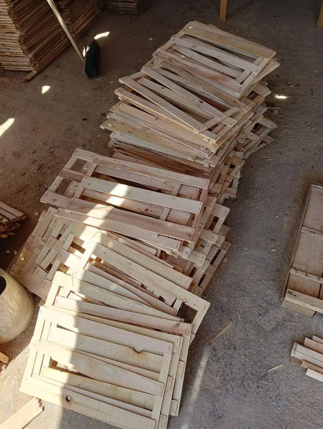 جعبه چوبی درب چوبی کاهو صندوق چوبی سبد چوبی انگور|عمده‌فروشی|مریوان, |دیوار