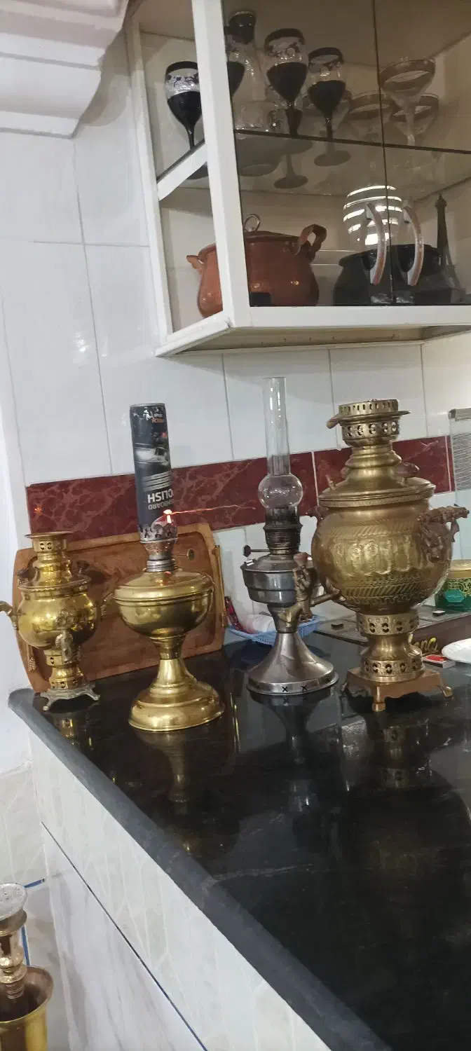 سماور برنجی با چراغ گردسوز|سماور، چایساز، قهوهساز|جوین, |دیوار