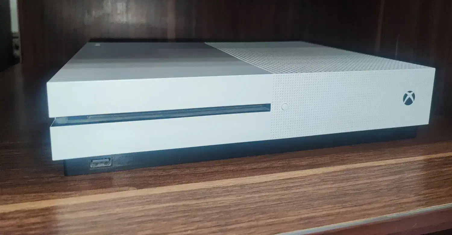 Xbox one s 1TB|کنسول، بازی ویدئویی و آنلاین|بهشهر, |دیوار