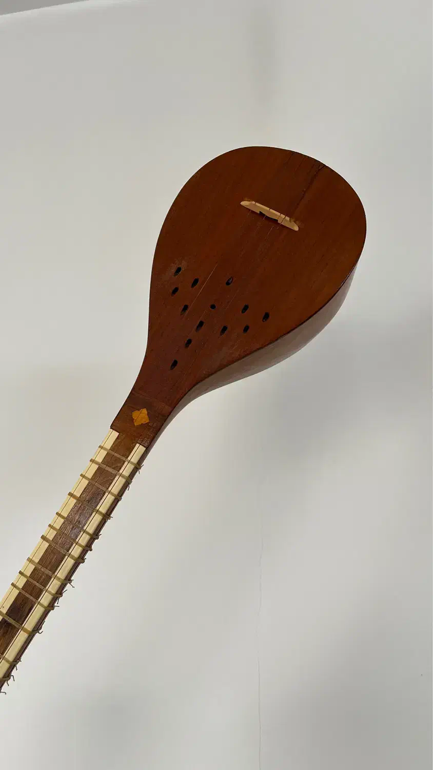 سه تار|سازهای سنتی|اصفهان, بهارستان|دیوار