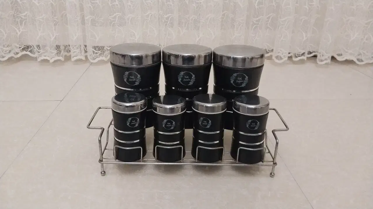 جا ادویه ای|ظروف نگهدارنده، پلاستیکی، یک‌بارمصرف|رودهن, |دیوار