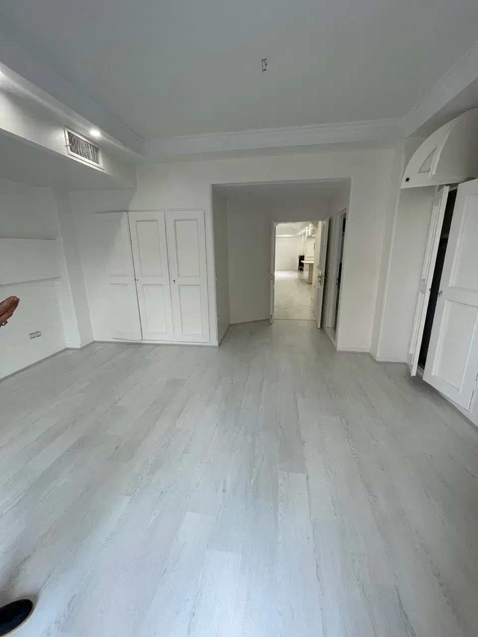 نیاوران ۱۳۵ متر ۲ خواب فول مشاعات