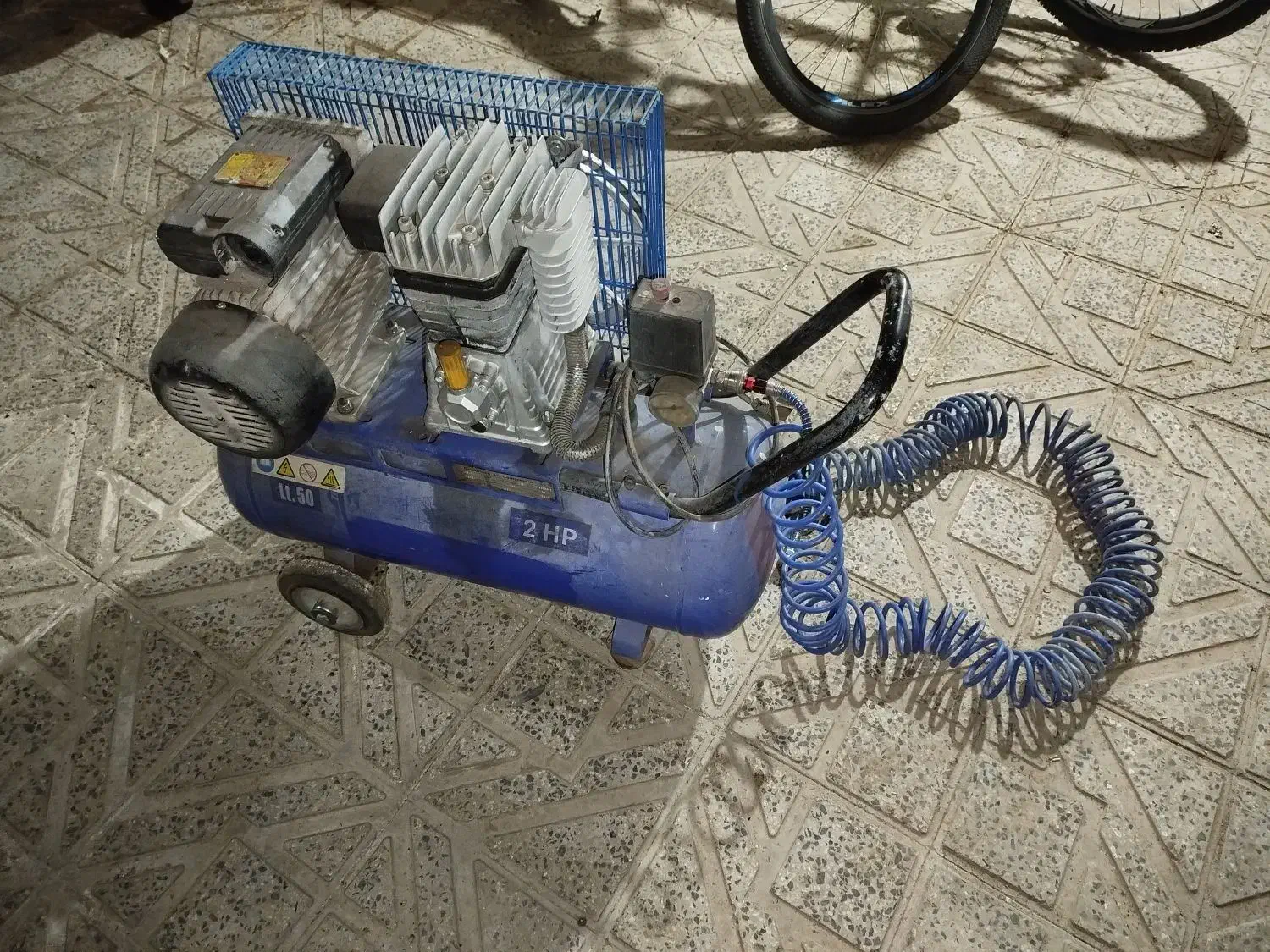 پمپ باد ۵۰ لیتری با شیلنگ ۲۰ متری و پیستوله|ابزارآلات|صائین قلعه, |دیوار