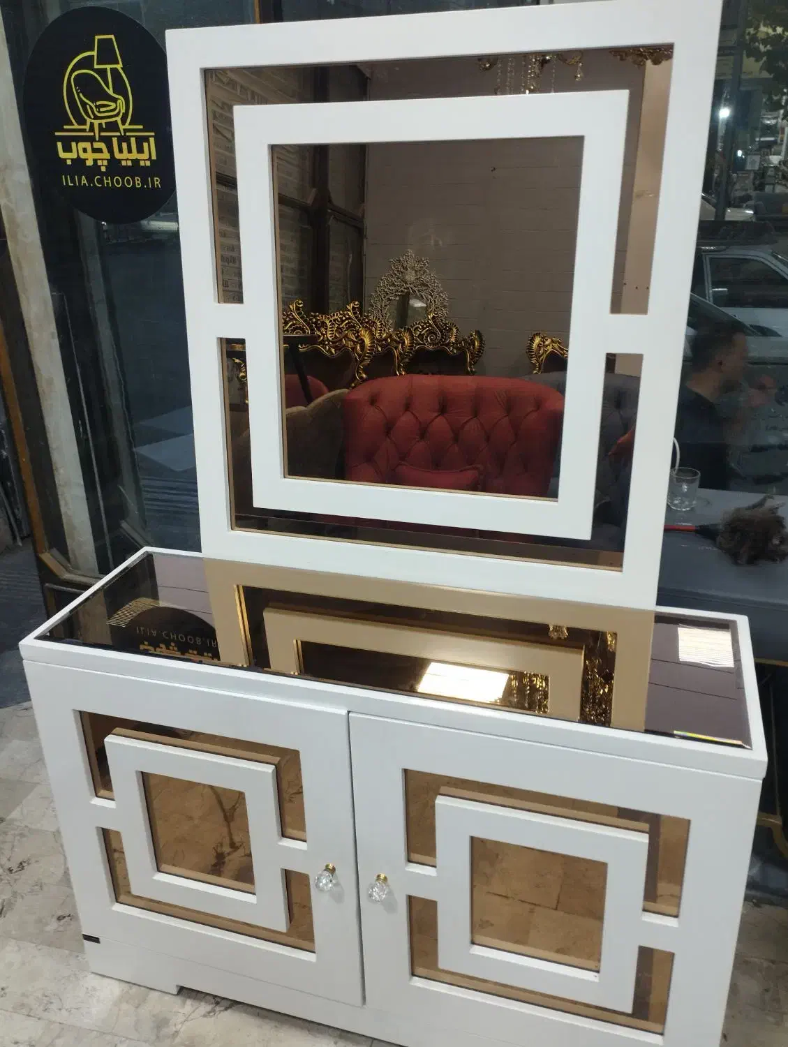 کنسول میز و آینه در حد نو مناسب جهیزیه|بوفه، ویترین، کنسول|مشکین‌دشت, |دیوار