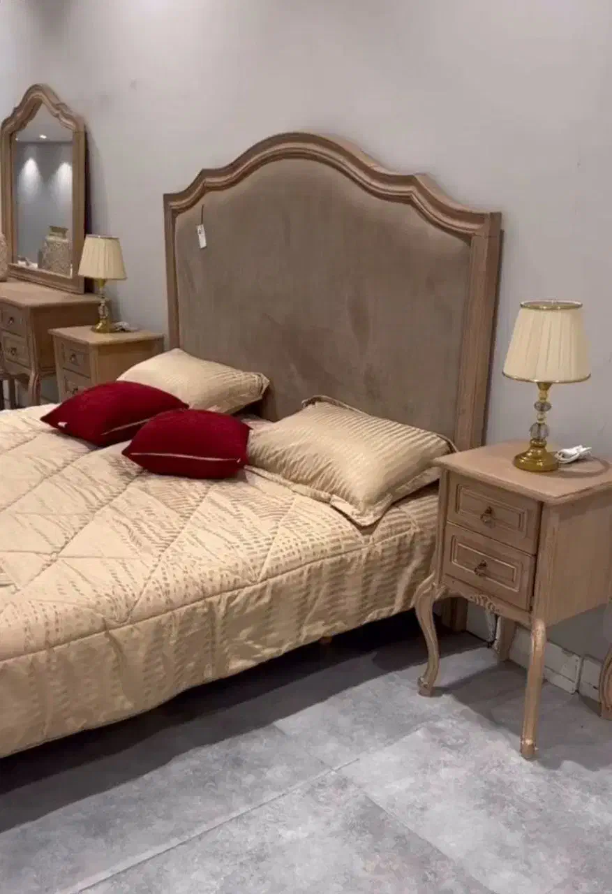 سرویس خواب کویین فرانسوی چوب راش|تخت و سرویس خواب|کرمانشاه, |دیوار
