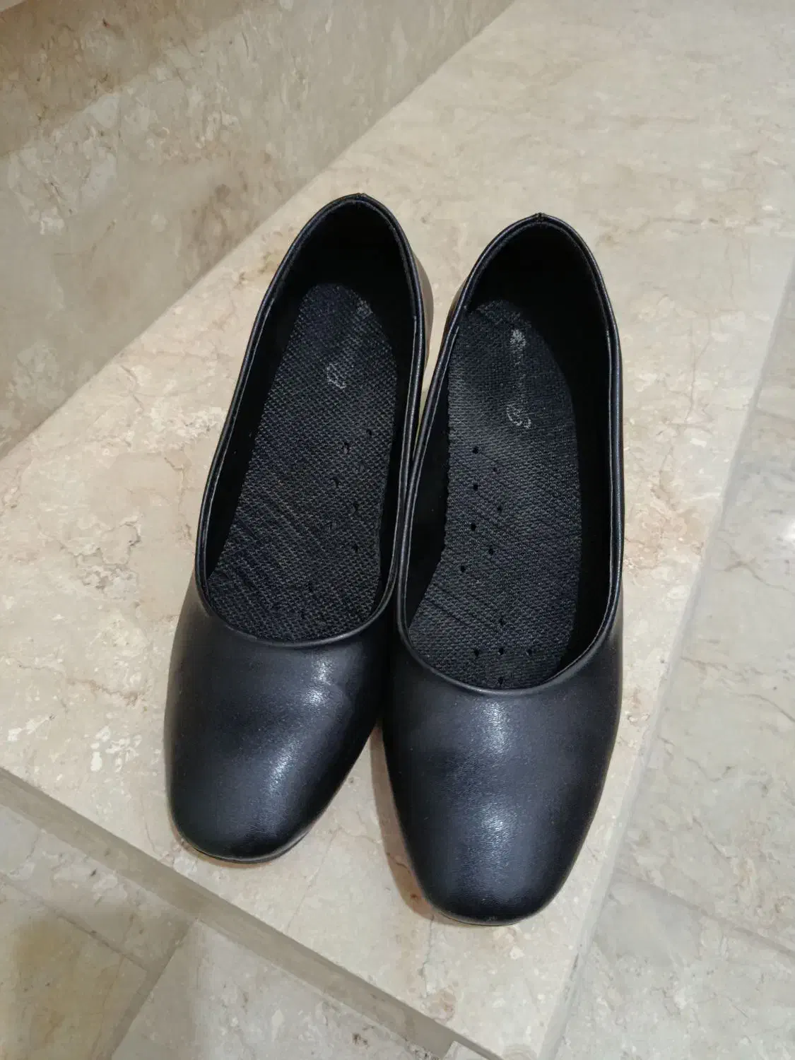 دو عدد کفش زنونه در حد نو|کیف، کفش، کمربند|پیشوا, |دیوار