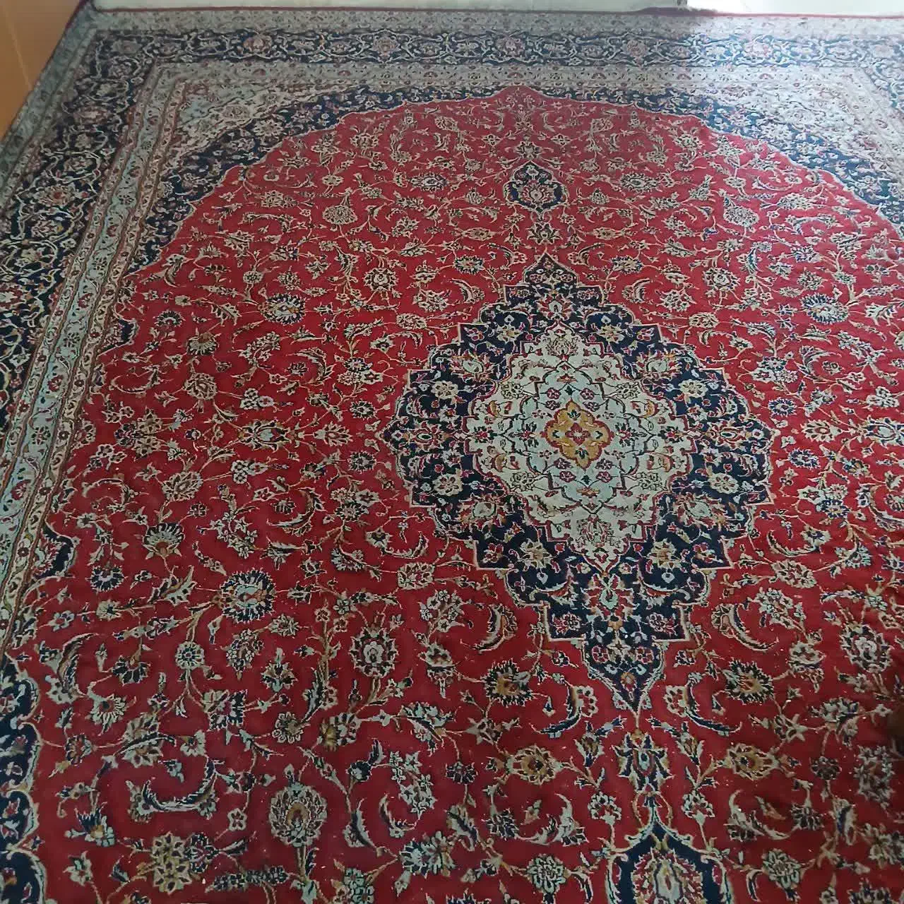 فروش فوری فرش ماشینی در حد نو با تخفیف بازاری|فرش|اصفهان, شیخ اشراق|دیوار