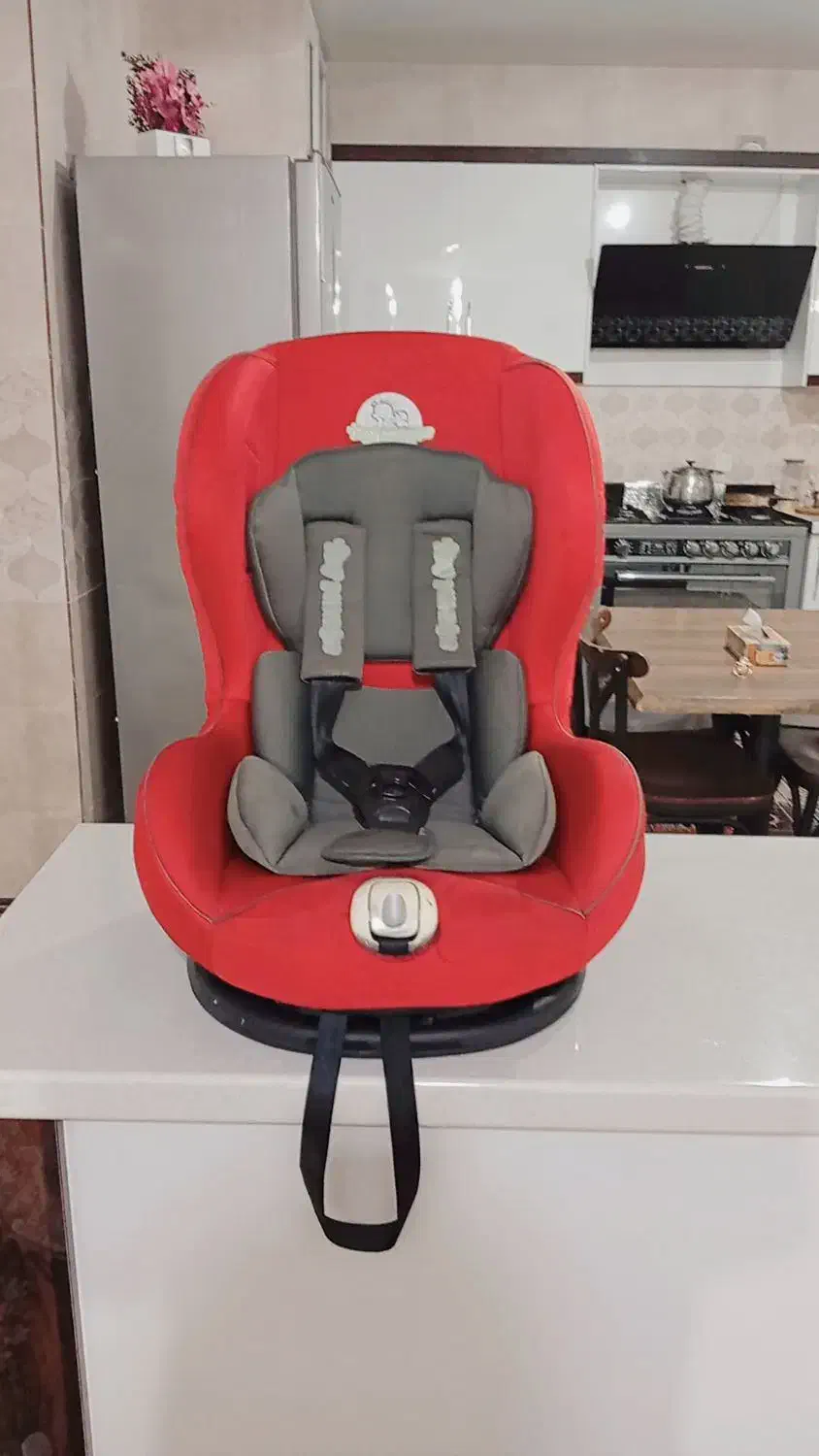 زیر قیمت صندلی کودک خودرو|تخت و صندلی بچه|مرودشت, ژیان|دیوار