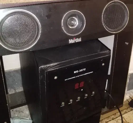 سلام یک عدد باند ایستاده مارشال با ساب|سیستم صوتی خانگی|پیشوا, |دیوار