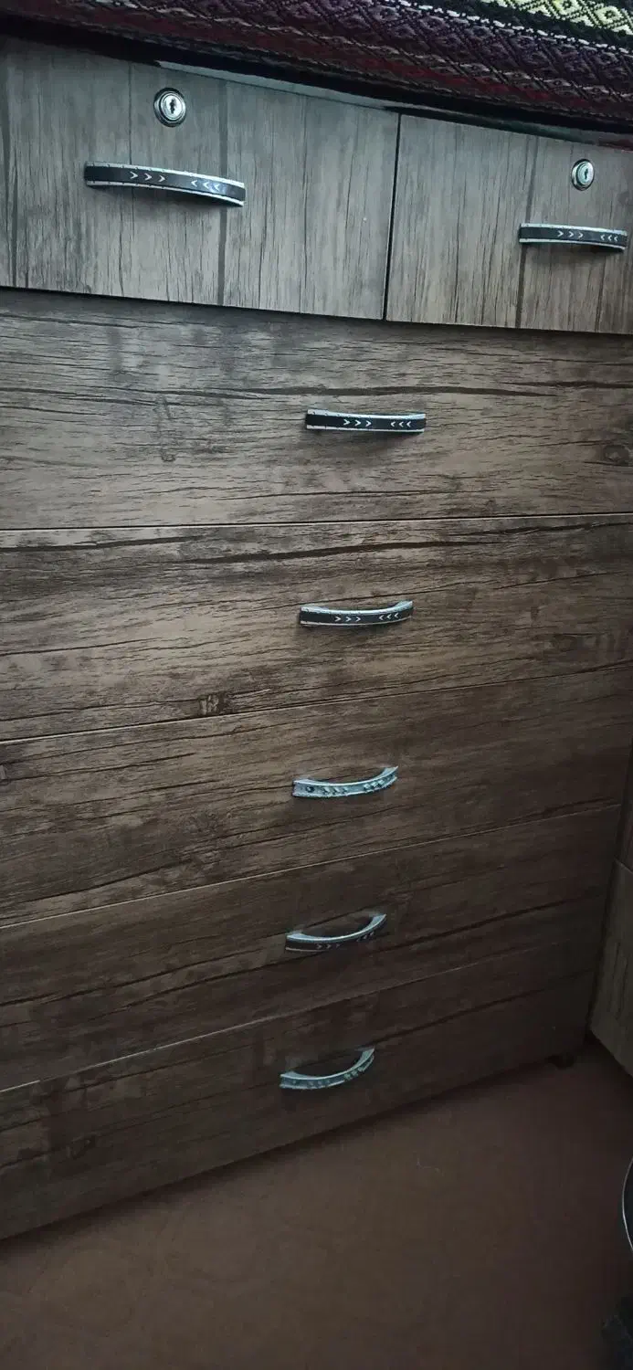 دراور|جاکفشی، کمد، دراور|فولادشهر, مدیسه|دیوار