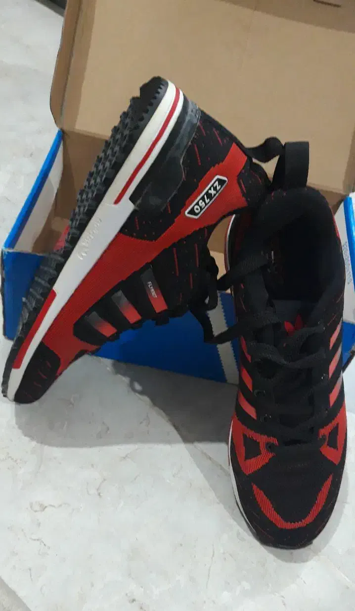 کتونی مردانه برند آدیداس اورجینال|کیف، کفش، کمربند|هشتگرد, فاز ۷ مهستان|دیوار