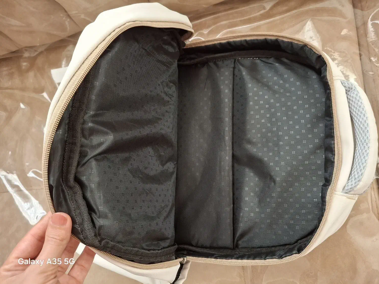 کیف مدرسه|کیف، کفش، کمربند|ساوه, |دیوار