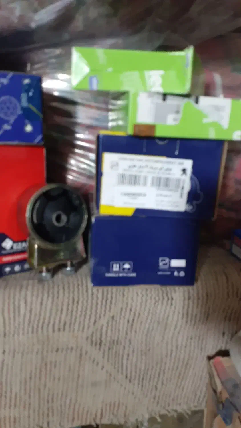 فروش لوازم استوک ونو پژو.پراید سمند وانت مزدا|قطعات یدکی و لوازم جانبی|اصفهان, وحید|دیوار