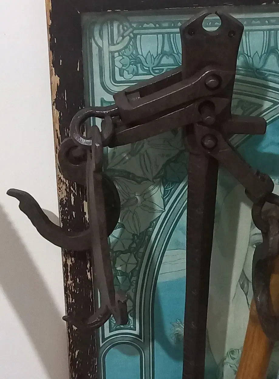 قپان فولادی قدیمی|کلکسیون اشیاء عتیقه|گلپایگان, |دیوار