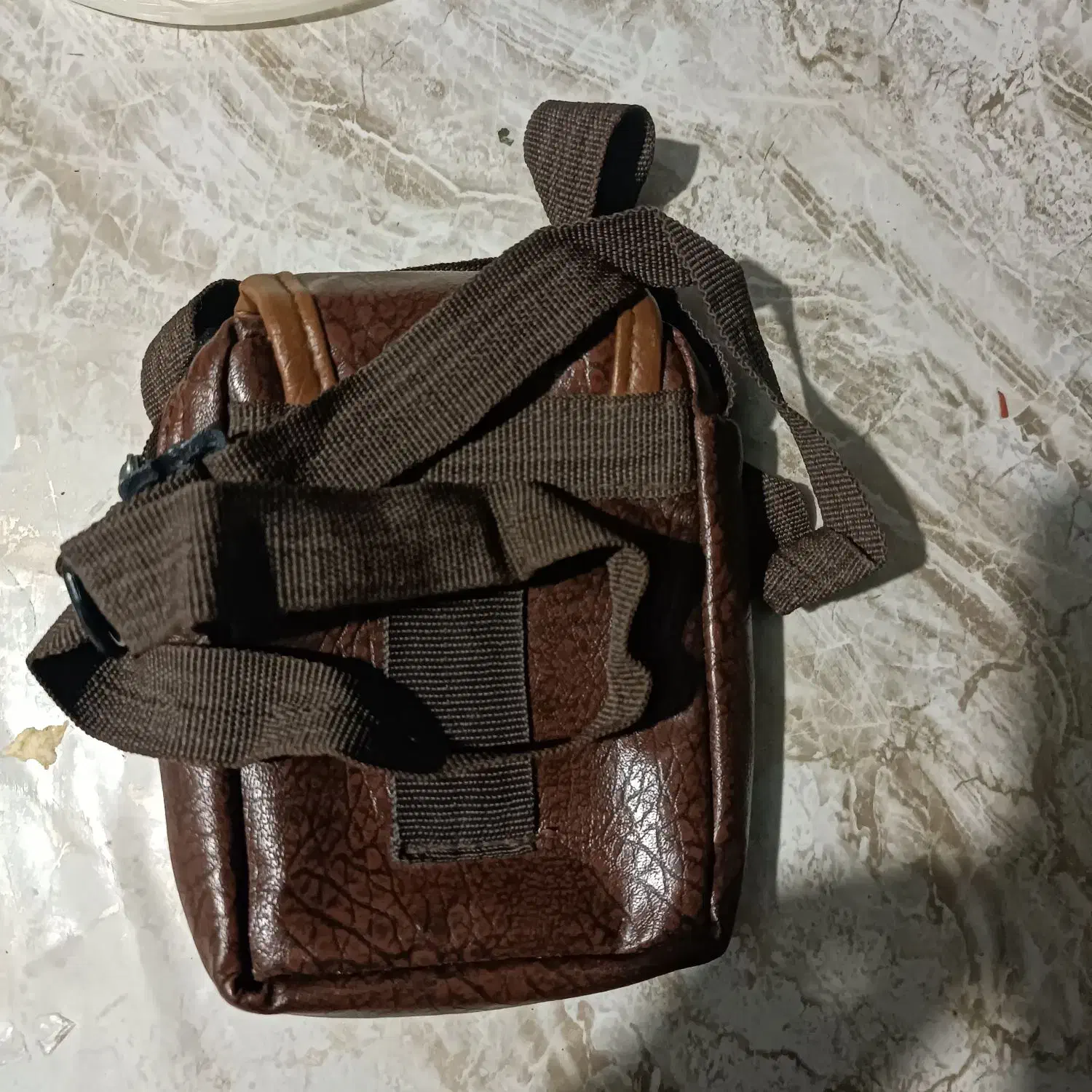 کیف مدارک وچک|اشیا|اراک, |دیوار