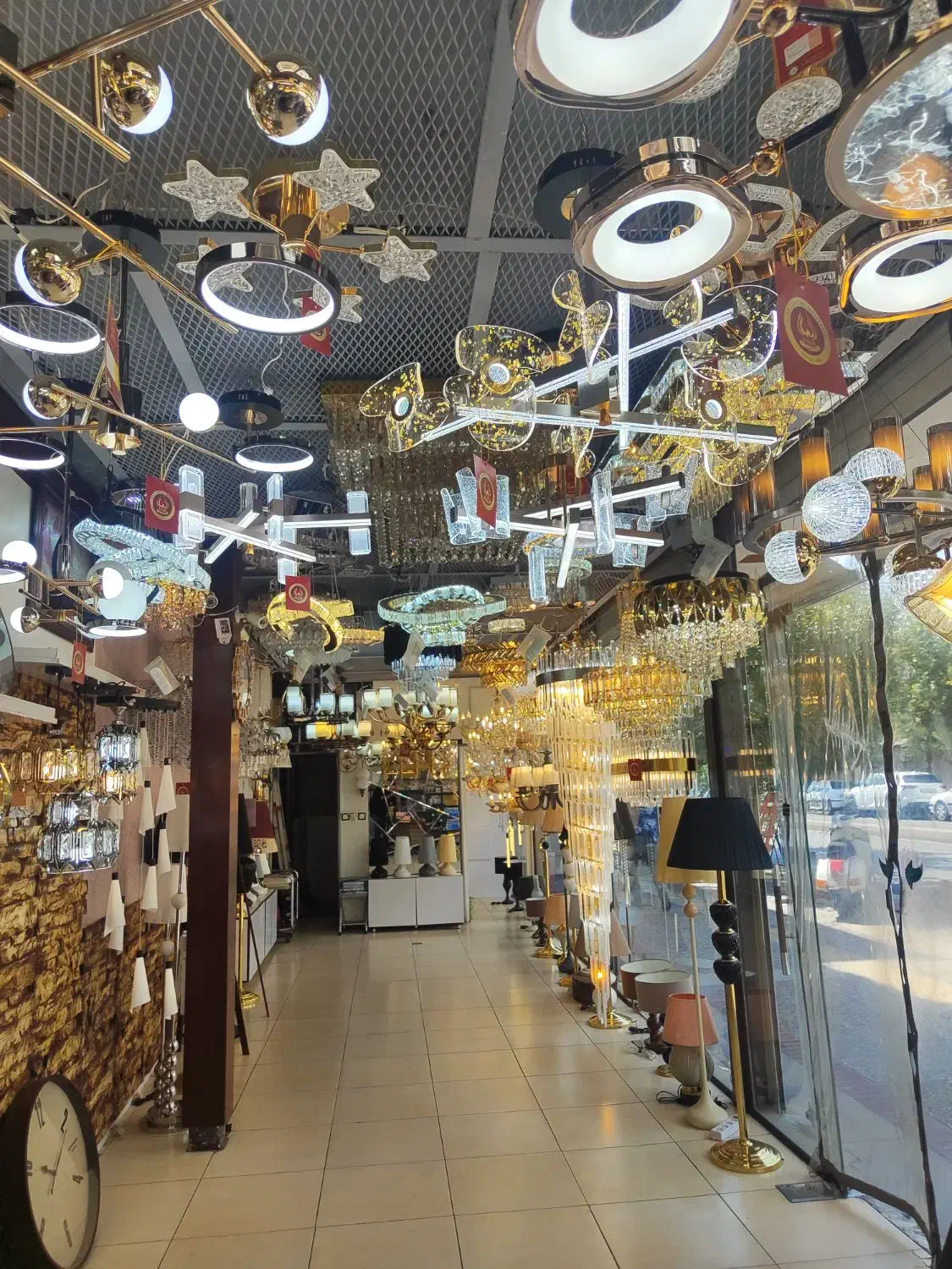 استخدام ادمین اینستاگرام برای مغازه لوستر فروشی|استخدام رایانه و فناوری اطلاعات|شیراز, وصال|دیوار