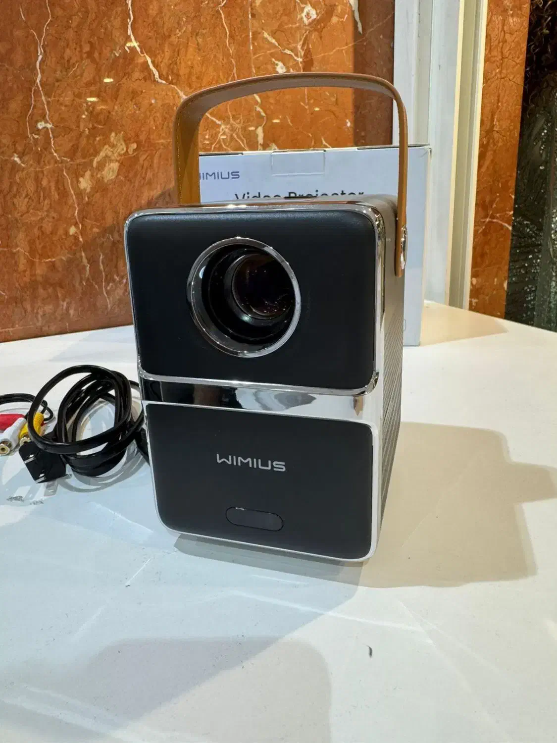 ویدیو پروژکتور|تلویزیون و پروژکتور|اندیشه, اندیشه فاز ۳|دیوار